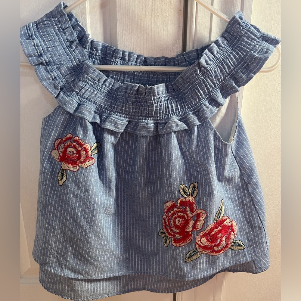 J.O.A Los Angeles off shoulder shirt